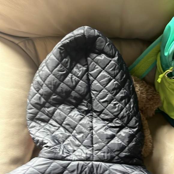 Guess Jackets - Picture 14 of 16